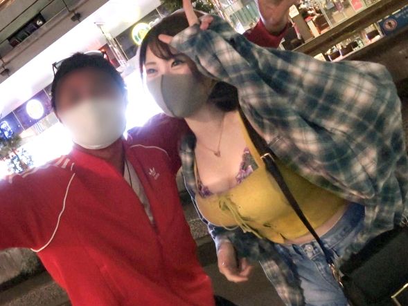 【素人ナンパ】彼氏二人いながらマチアプで男漁りしちゃうエグビッチデカ乳白ギャルをナンパ！経験値高めの淫猥腰振り騎乗位！