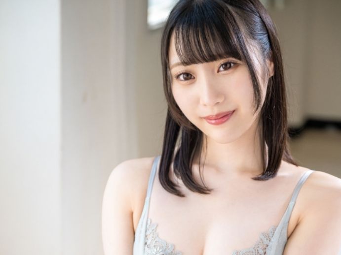 【北の国からやってきた純粋少女】『東京でエッチなことしちゃうの…？』北海道から上京した清純派美少女！雪のように白い肌とプリッとした美尻がたまらない！田舎娘が都会で大胆に乱れる姿は必見！