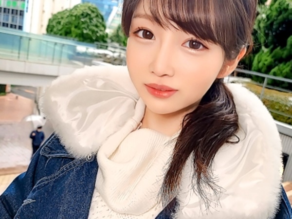 【小顔美少女とイチャラブ密会】『見てて…♡』超小顔の可愛い子がホテルで甘々セックスデート！カメラ目線で恥じらいながら喘ぎ、敏感ボディを激しく責められ悶絶！イチャイチャから激ピストンまで、ラブラブな2人のエロすぎる1日！