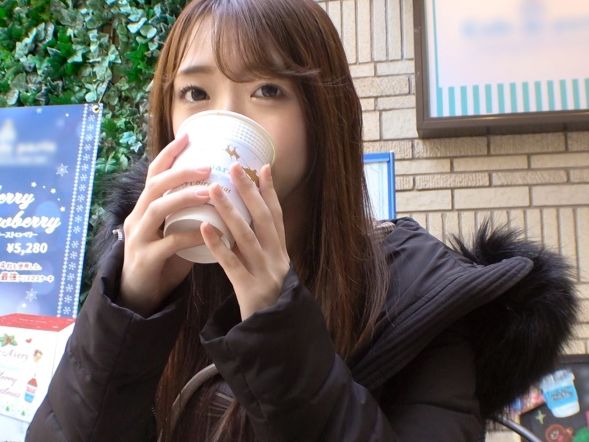 【デカ乳素人ナンパ】『えっちなことしちゃう？』純粋無垢な巨乳美女が巧妙な口説きに堕ち、無邪気な上目遣いフェラでチ○ポをパクッ♡無邪気な笑顔の裏に隠れたエロさに勃起が止まらない！