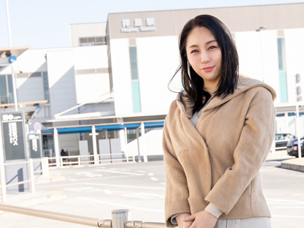 【禁断の熟女不倫】『旦那じゃ物足りないの…』40代人妻が火照ったカラダで不倫セックス懇願！蕩けるようなエロ顔でチンコを求め、旦那には見せない本気の喘ぎ声がヤバい！！