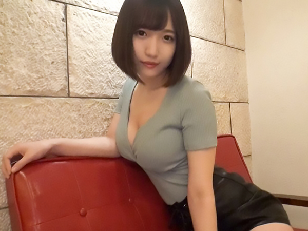 【パイパンお姉さんの生ハメ絶頂】『あぁん、気持ち良すぎる…』ツルツルマ○コに正常位でガンガン突かれ、イキまくるエロ可愛いお姉さん！濃厚ザーメンぶっかけで、淫乱モード全開のセックス♥