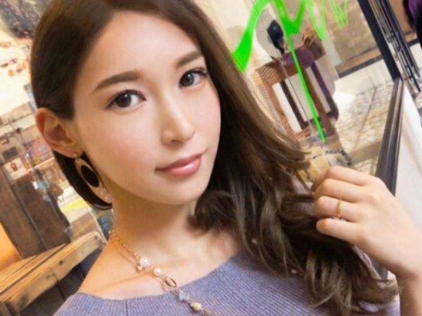 【性欲旺盛なセレブ人妻】『旦那じゃ物足りないの…』美人奥様がナンパで他人棒に溺れる！旦那以外のチ○ポで激しく突かれ、我を忘れてイキまくる！性欲に正直な人妻のエロすぎる浮気SEX！♡