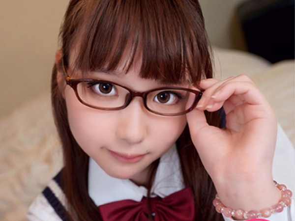 【オタク女子のP活堕ち】『もっと奥まで…』メガネっ娘がイラマで嬉し泣き！オタク女子の喘ぎ声がエロすぎる！大人チンポでガンガン突かれて、メス豚覚醒！オタク女子の淫乱セックスに興奮間違いなし！♡