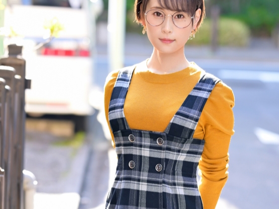 【メガネ美少女の訪問セックス】スレンダーなメガネっ娘が素人男性宅を突撃！ねっとり濃厚な愛情プレイで乱れまくる！メガネの奥の瞳がトロけるほど感じちゃう、エッチな美少女のギャップがたまらない！