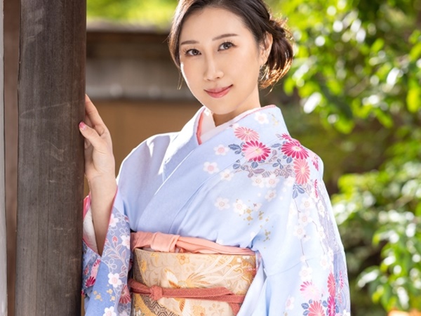 【着物美魔女の濃厚ご奉仕】極上美女が舌を絡ませベロチュー♡チンポを徹底的に責めまくるエロテクに悶絶必至！