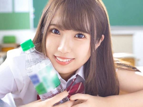 【主観】『久しぶりだね…』数年ぶりの再会で幼馴染と放課後の教室でイチャイチャ！制服姿のまま盛り上がる着衣セックス♡恥じらいながらもフェラでご奉仕する姿に胸キュン必至！！
