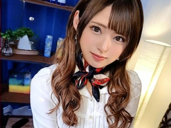 【神メンエス嬢】細身で美乳の美人セラピストが、立ちバックで激しく突かれ悶絶！プリ尻が揺れるほど感じまくり、連続絶頂でイキ乱れるエロすぎる施術！♡